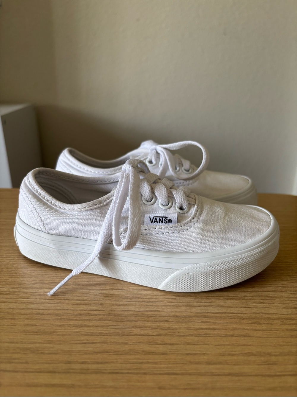Vans Little Kids Classic Icon Authentic Shoe Low Top Sneakers True White Size 11